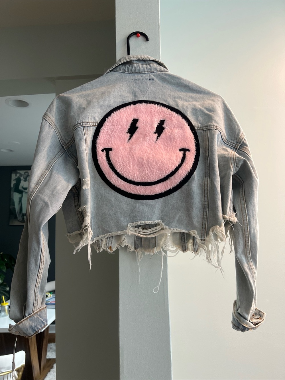 TRIO URBAN Distressed Pink Smiley Face Denim Jacket S/M “have a Nice Day” NWT